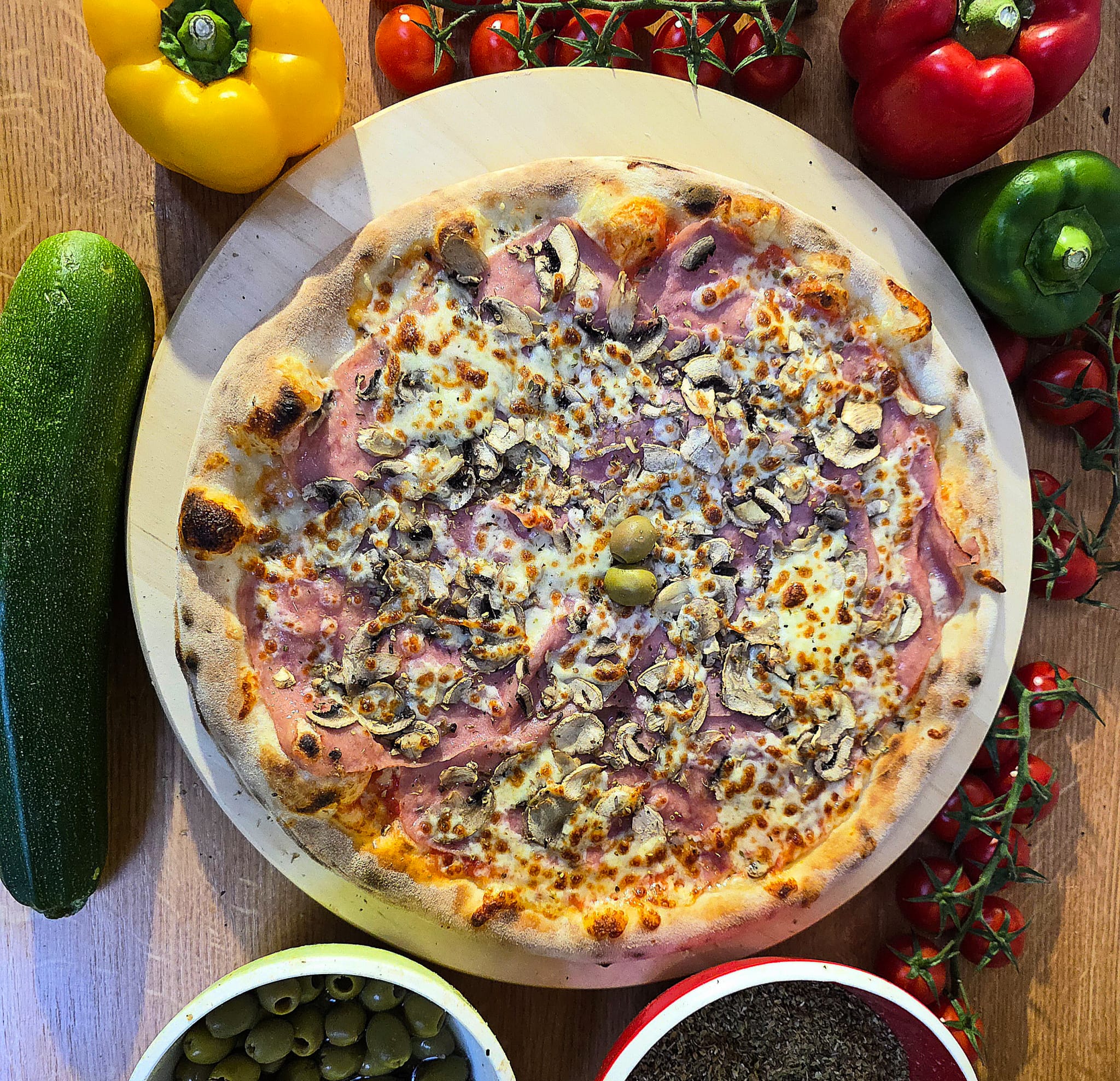 Capricciosa pizza 33 cm